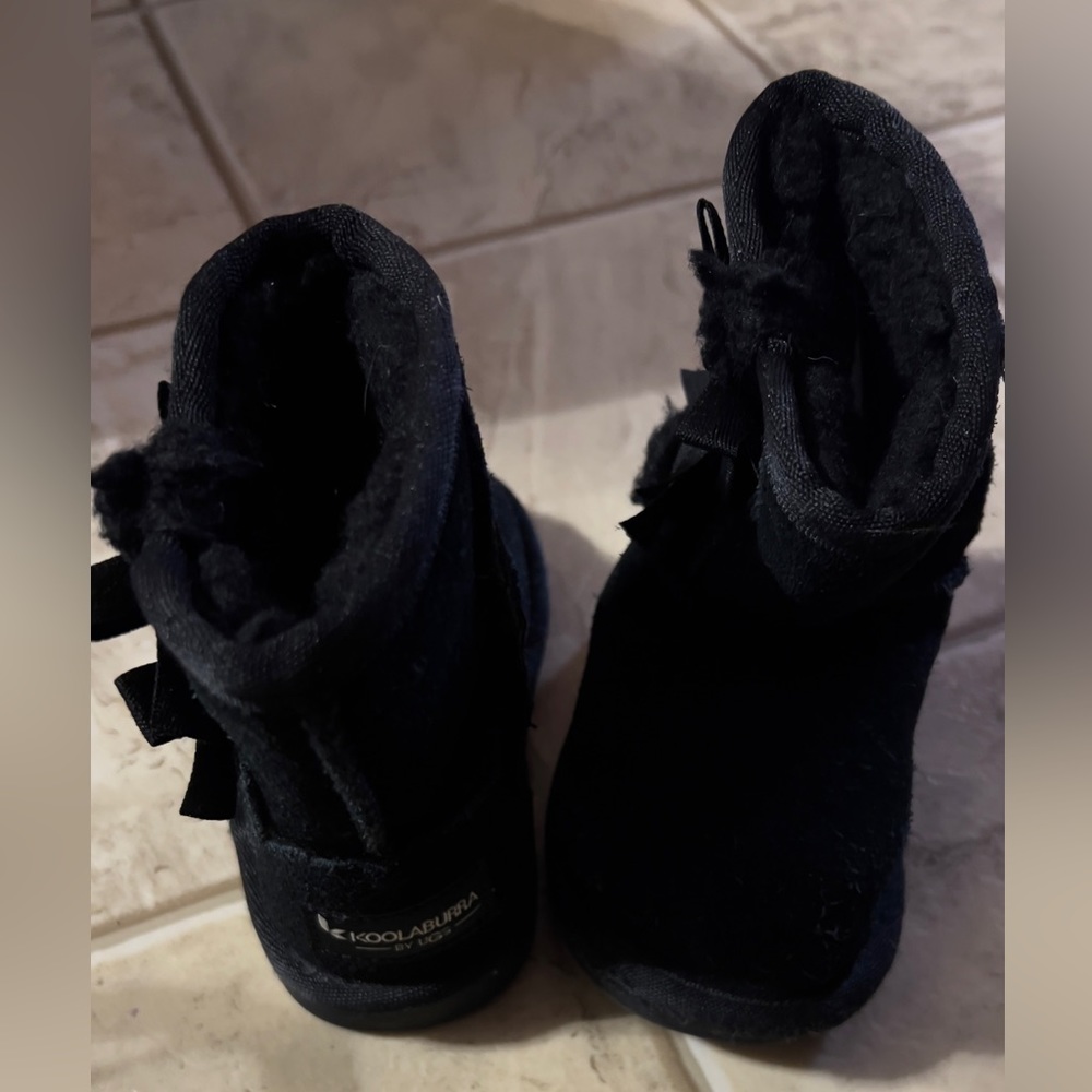 Size 6 kookaburras